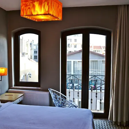 Alyon Hotel 3*