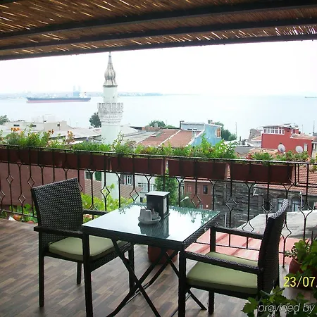 Naz Wooden House Стамбул