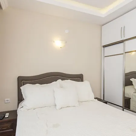 Naz Wooden House Гостевой дом Стамбул