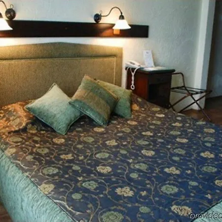 Megara Palace - Old City 3*