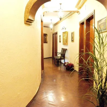 Megara Palace - Old City 3*