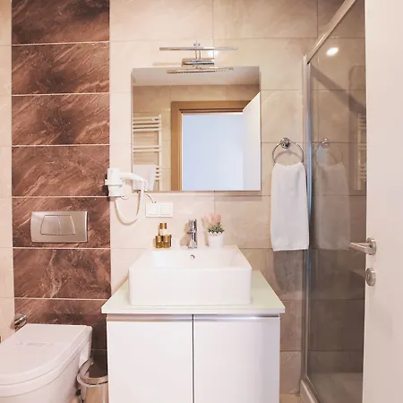 Hotel Serenity Airport 4*