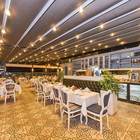 Alpek Hotel 3*