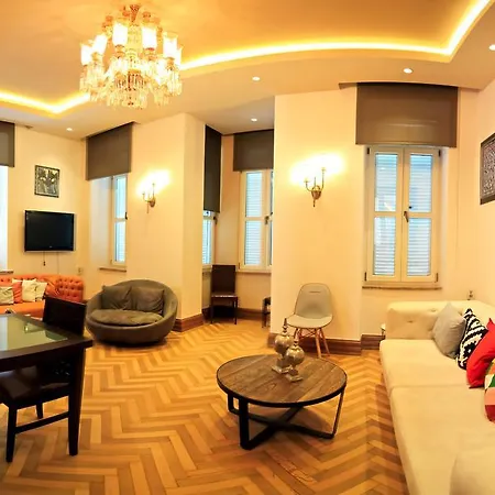 Apartment Maroon Istanbul