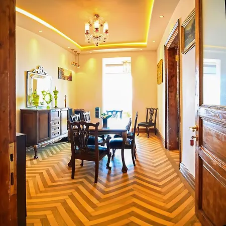 Apartment Maroon Istanbul