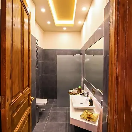 Maroon Apartment Istanbul
