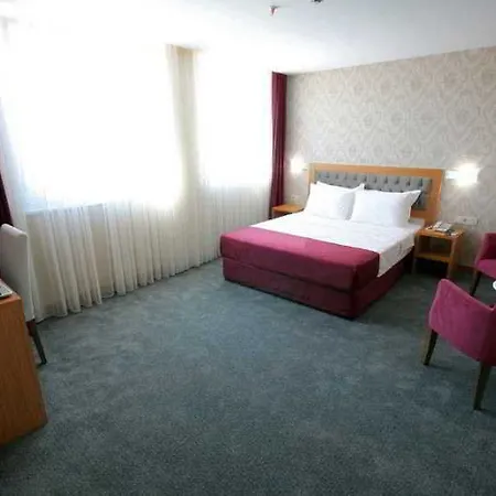 Helikon Business Hotel 3*