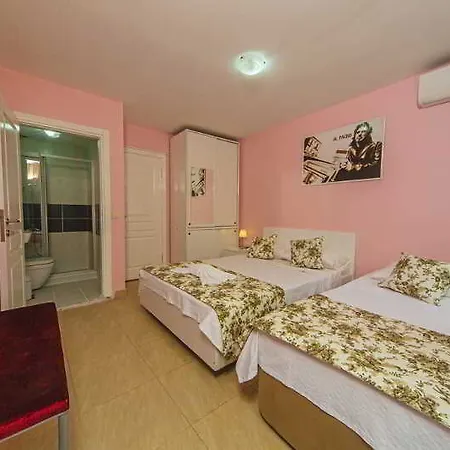 Ξενοδοχείο Taksim Square Seven 3*
