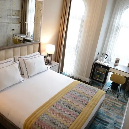 Отель Berjer Boutique & 4*