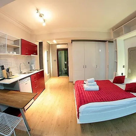 Aparthotel Fullhouse 3*