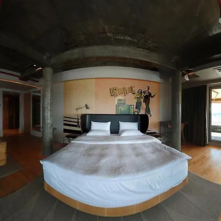 Witt Hotel