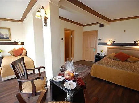 Megara Palace - Old City Hotel 3*