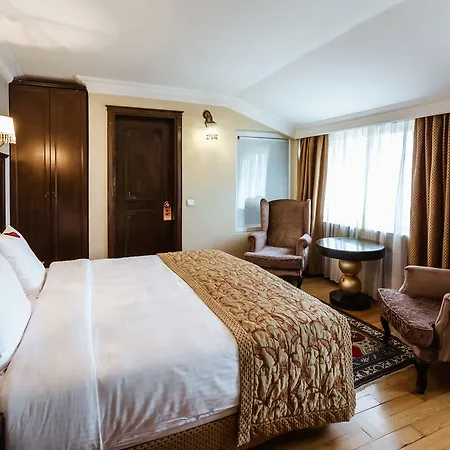 Tria Istanbul-special Category 4*