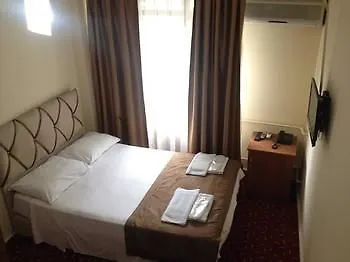 Otel Paris & 2*