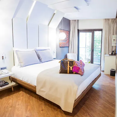 Hotel Maroon Pera 3*
