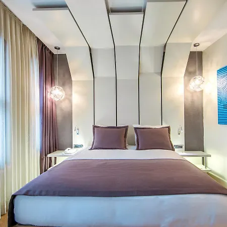 Maroon Pera Hotel