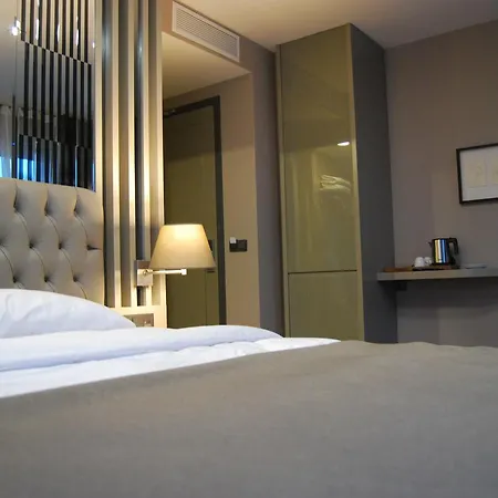 Hotel The