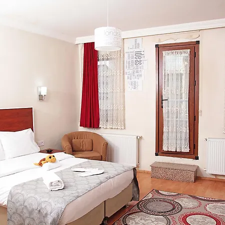 Panda Suites Taksim 3*