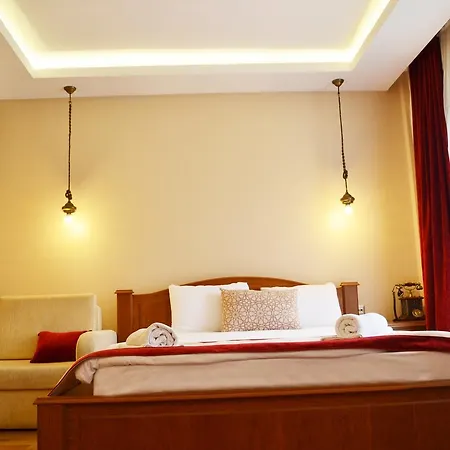 Hotel Lalinn Deluxe 3*