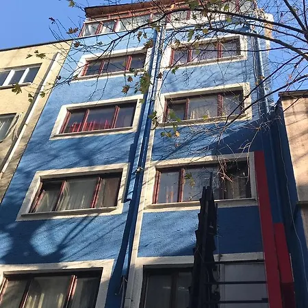 Hotel Artemis Old