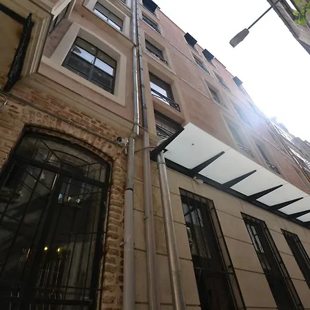 Uenver Galata Aparthotel 2*