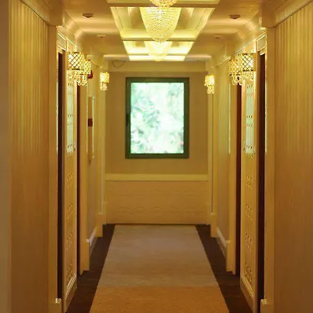 Royal 4*
