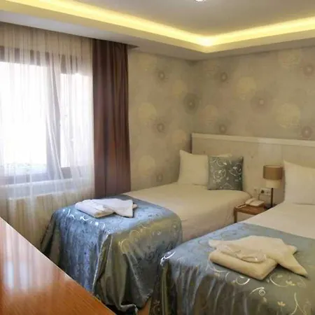 Black Pearl 3*