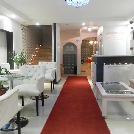 La White Hotell 2*