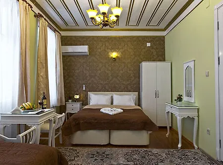 Aparthotel Alhambra 3*