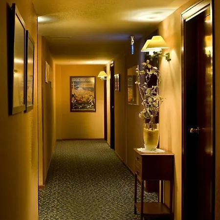 La Maison Hotel 3*