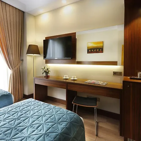 The White Orient Hotell 4*
