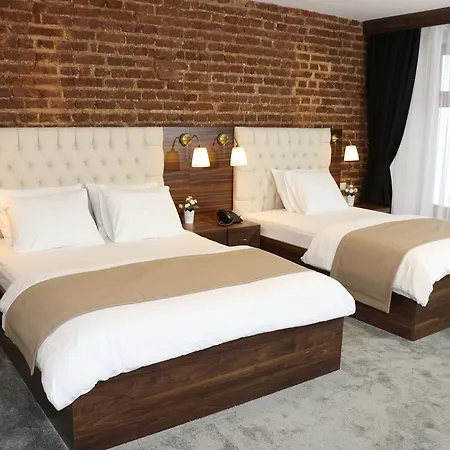 Karakoey Hotel 2*