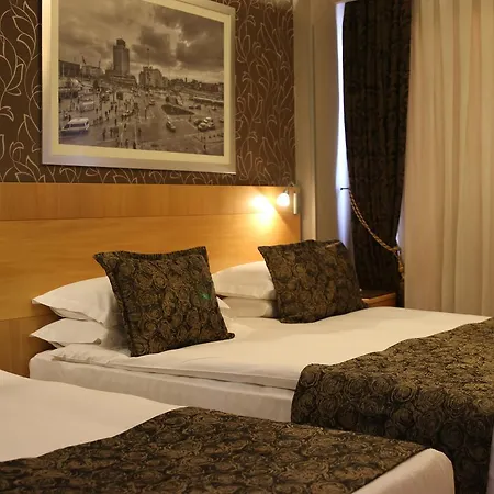 Hotel Emerald