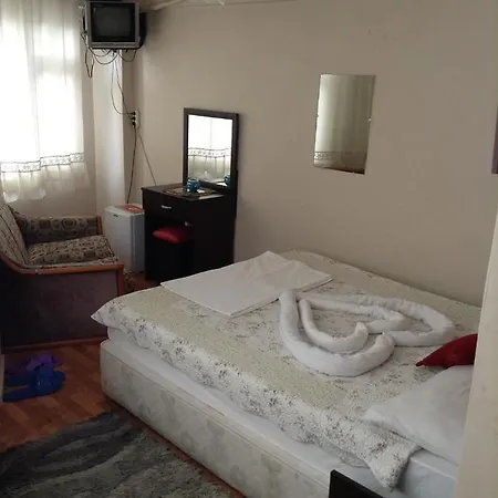 Arsenal Hotell *