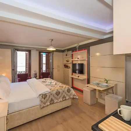 Taksim Center Apartament