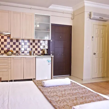 Adonis House Taksim 3*