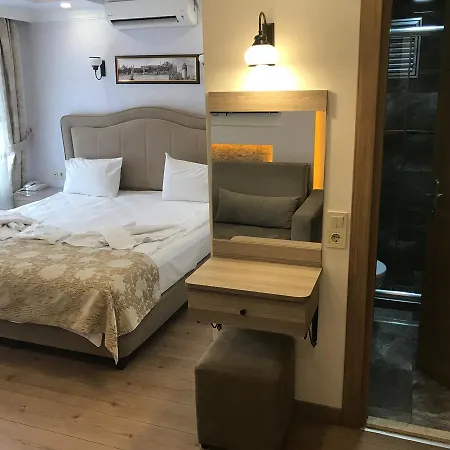 Harbour Old Hotel 3*