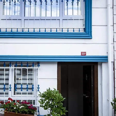 White Pearl Aparthotel 2*