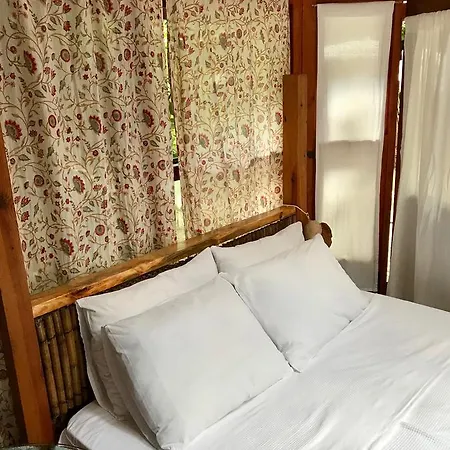 Tuzla Yacht Club Homestay *
