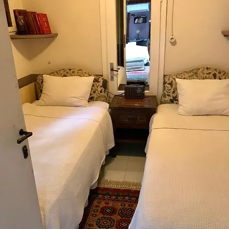 Tuzla Yacht Club Homestay Istanbul