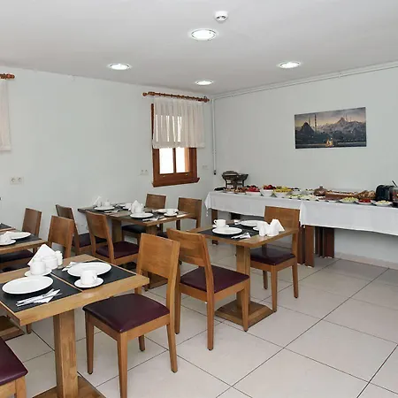 Lalinn Hotel 3*