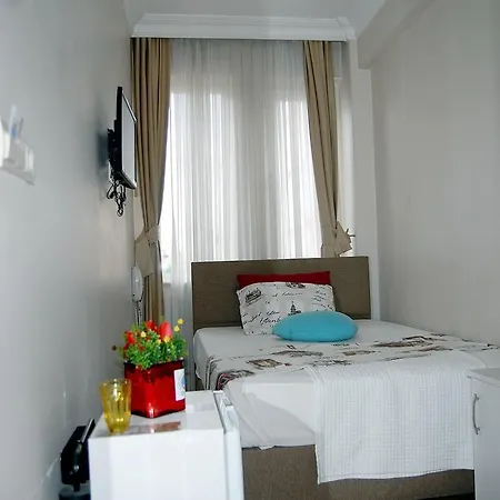 Kadikoy Port Hotel 2*