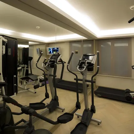 فندق Mega & Nisantasi 4*