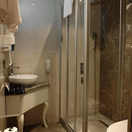 Le Mirage 4*