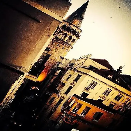 Galata Moon