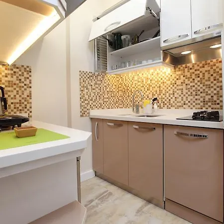 Lir Long Aparthotel 3*