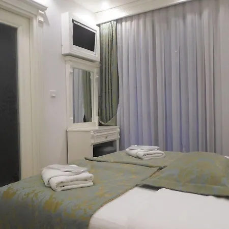Hotell La Petite Maison 2*