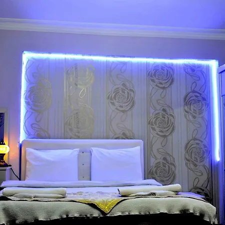 Caravan Palace Apart Aparthotel 2*