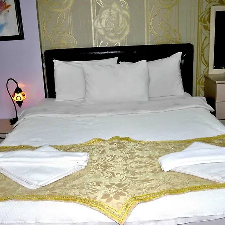 Caravan Palace Apart Aparthotel