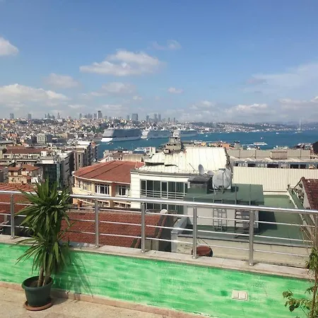 Yazar 3* Estambul